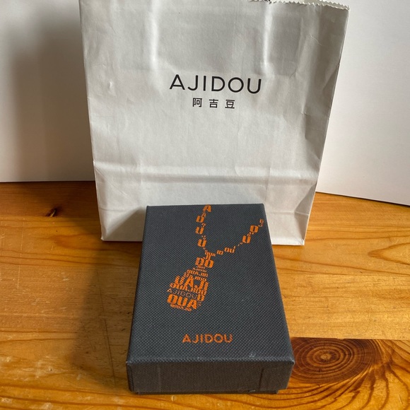 AJIDOU necklace - Picture 2 of 3